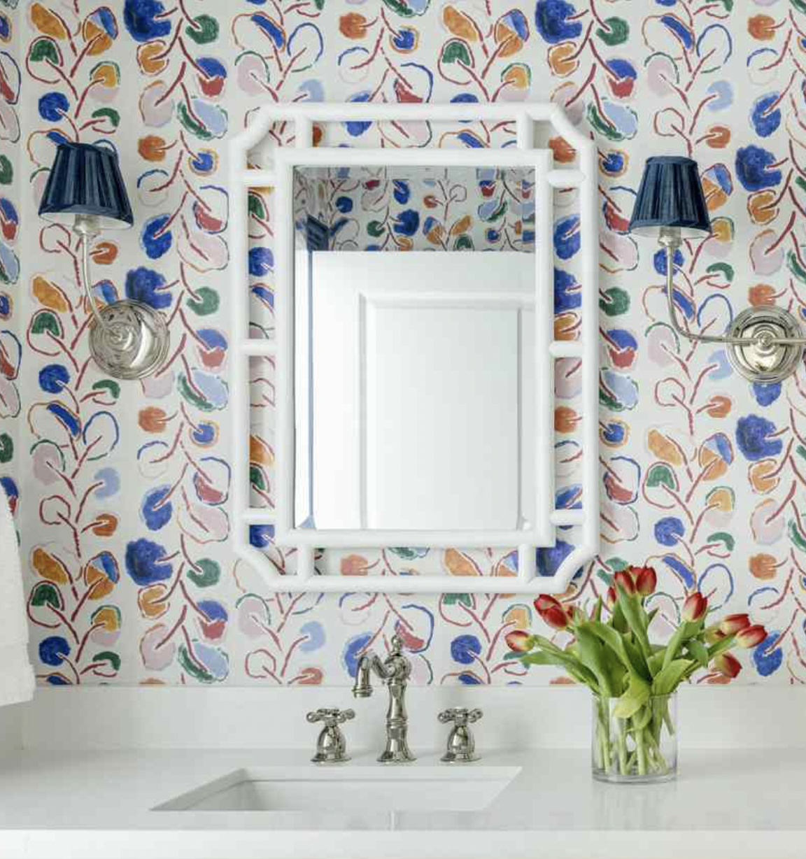 Modern and Stylish 3 Different Bathroom Wallpaper Suggestions
